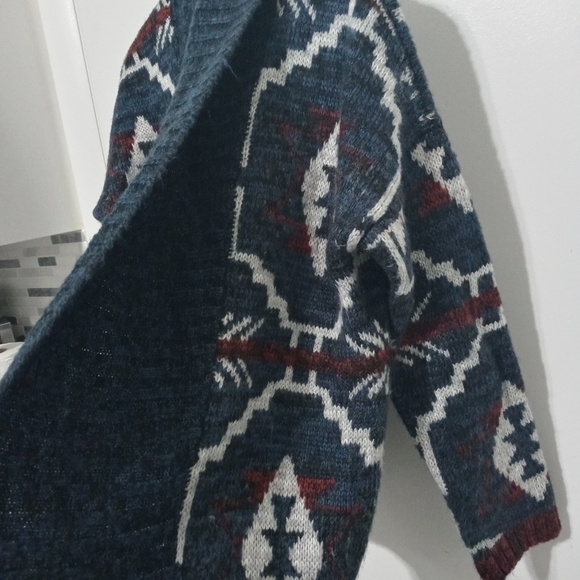 Forever 21  Long Sleeve Cozy Chunky knit Southwestern print cardigan  sweater - Picture 3 of 13